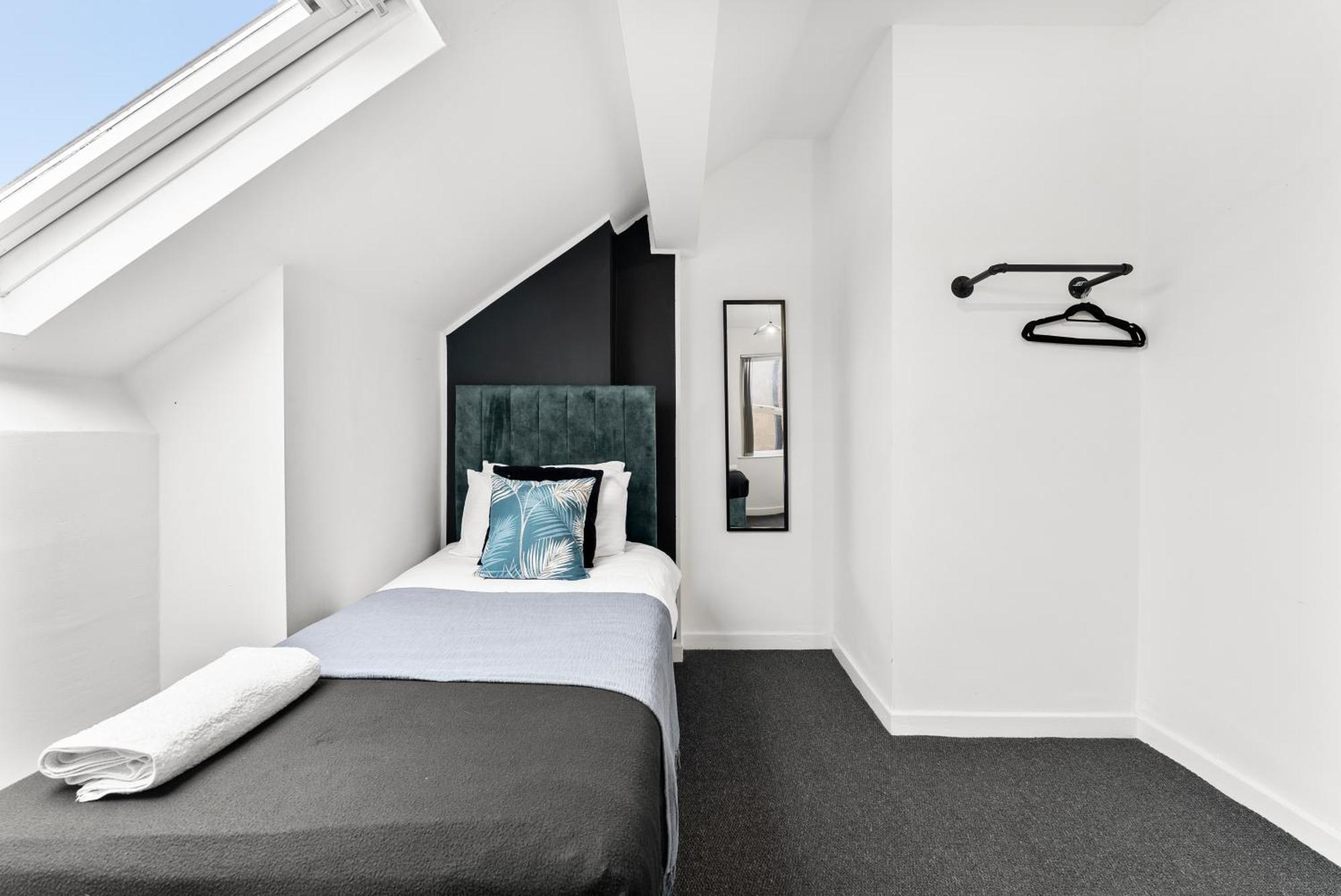 Апартаменты 20 Percent Off! Stylish Sheffield Abode Sleeps 12 Экстерьер фото
