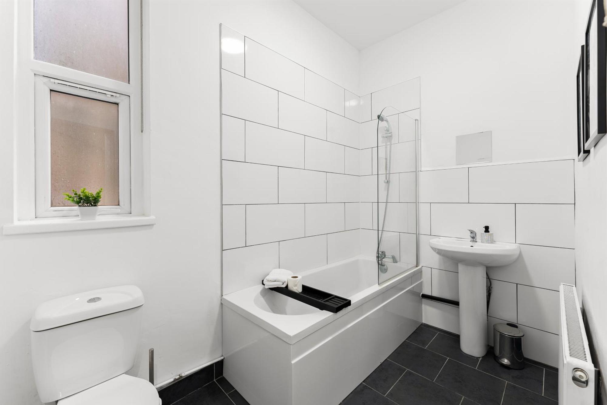 Апартаменты 20 Percent Off! Stylish Sheffield Abode Sleeps 12 Экстерьер фото